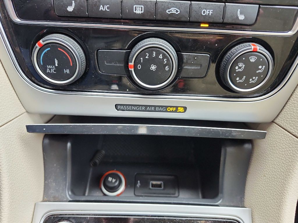 2019 Volkswagen Passat Image 25