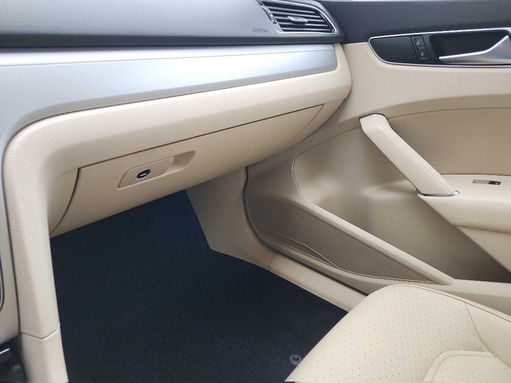 2019 Volkswagen Passat Image 29