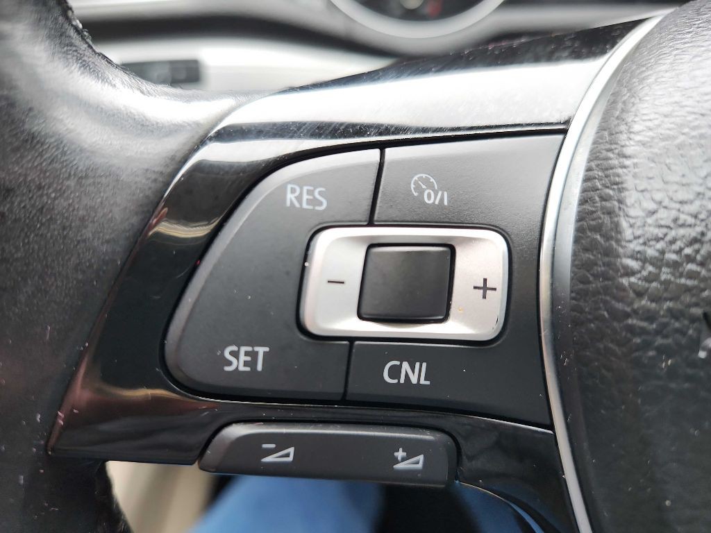 2019 Volkswagen Passat Image 33