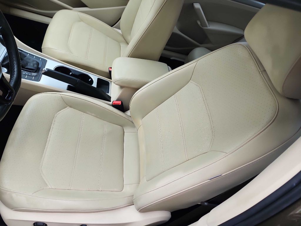 2019 Volkswagen Passat Image 12