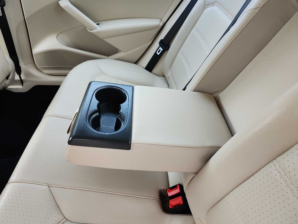 2019 Volkswagen Passat Image 17