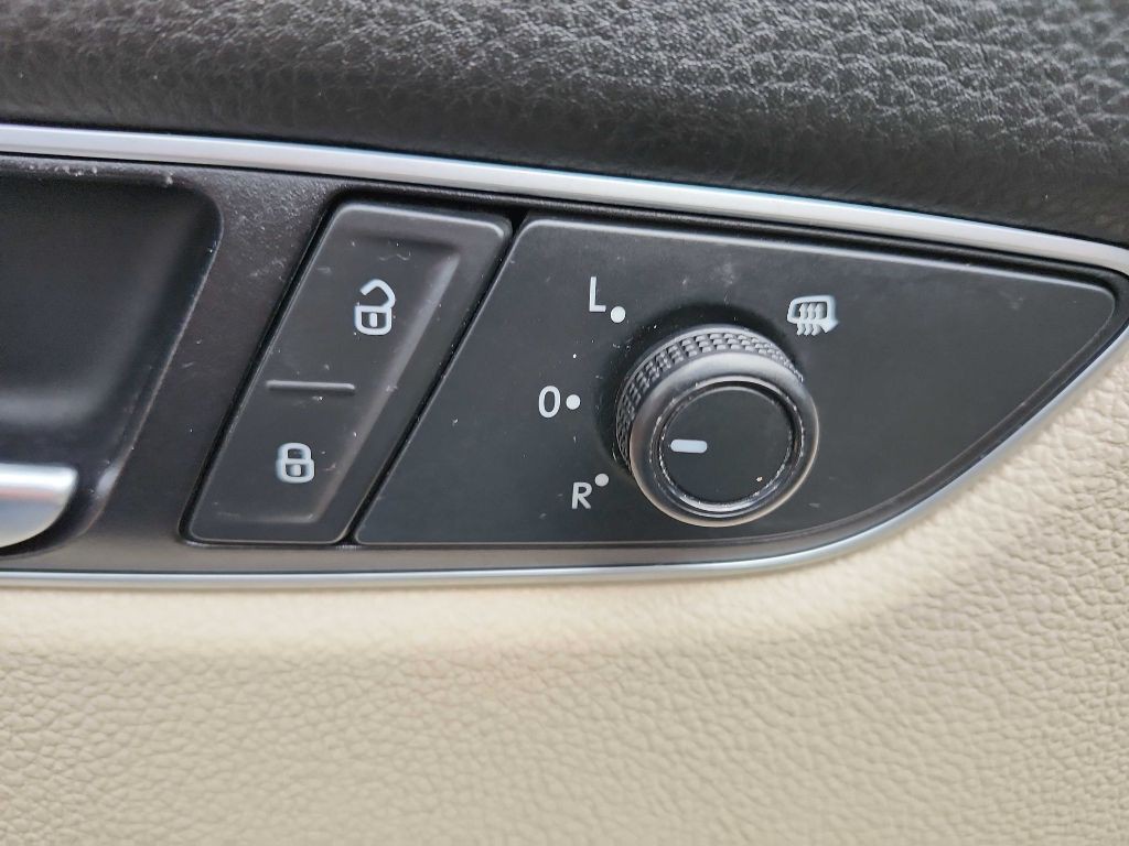 2019 Volkswagen Passat Image 20