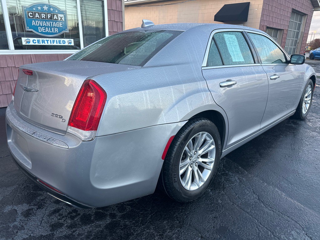 2016 Chrysler 300 Image 5