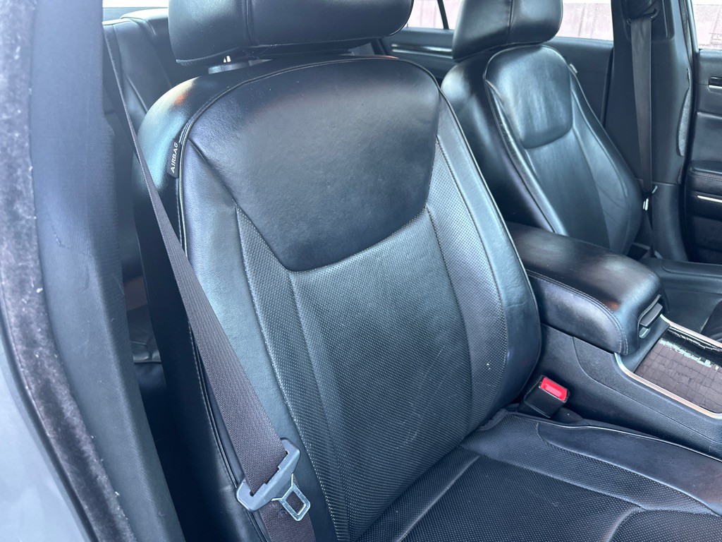 2016 Chrysler 300 Image 9