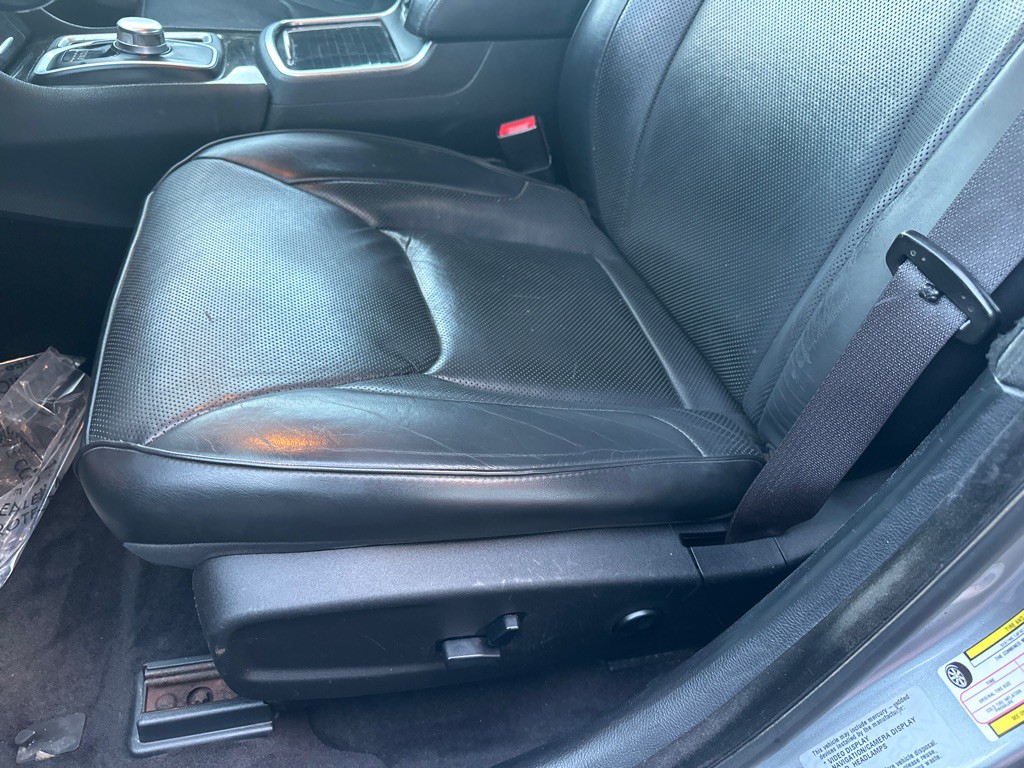 2016 Chrysler 300 Image 20