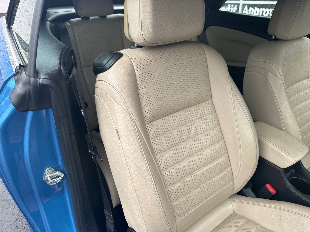 2017 Buick Cascada Image 11