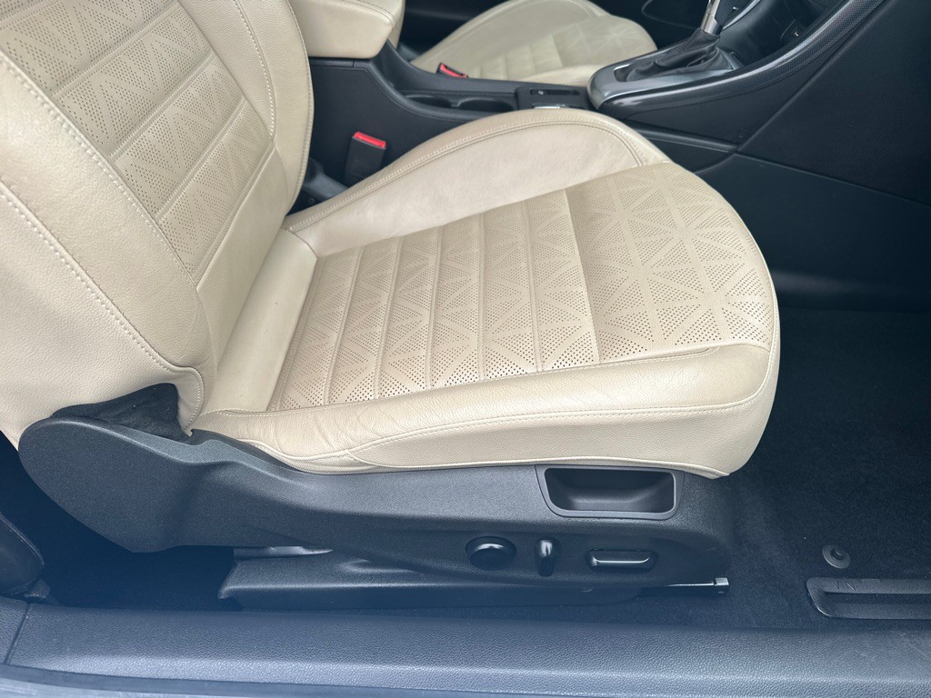 2017 Buick Cascada Image 12