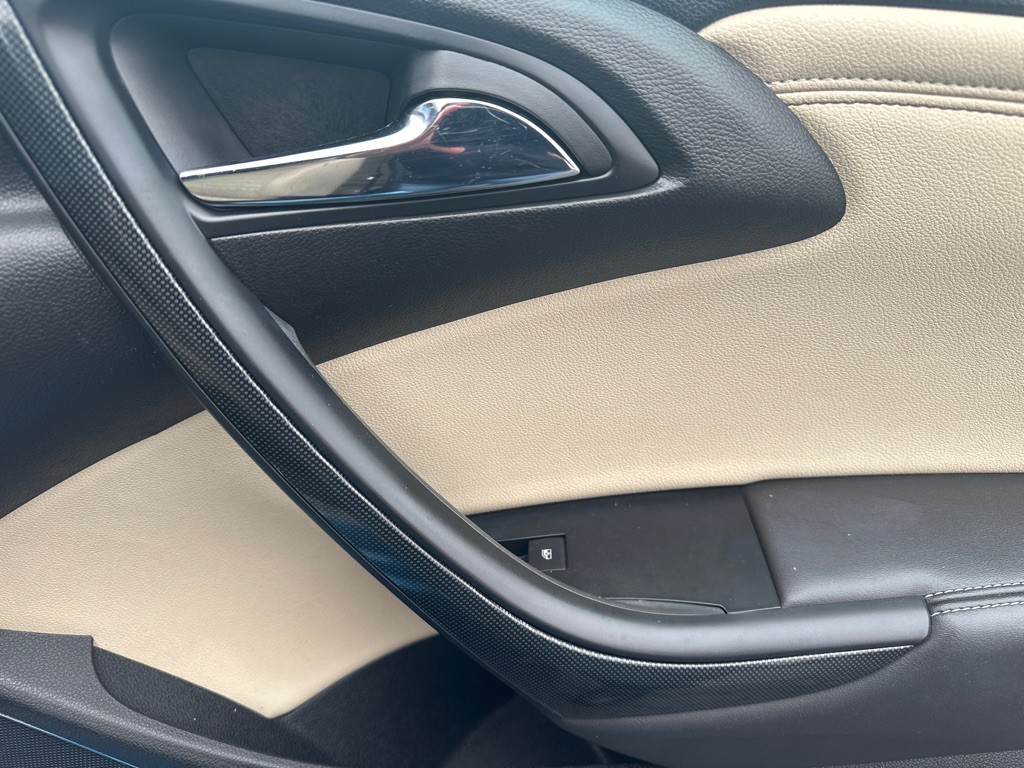 2017 Buick Cascada Image 14