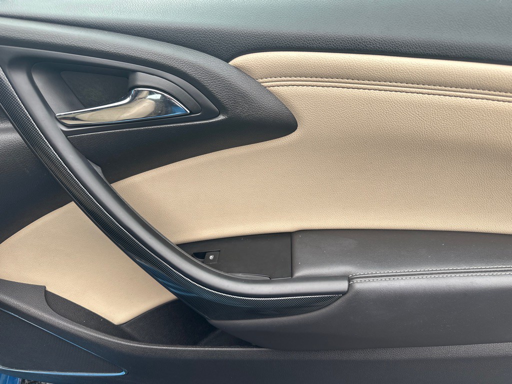 2017 Buick Cascada Image 17