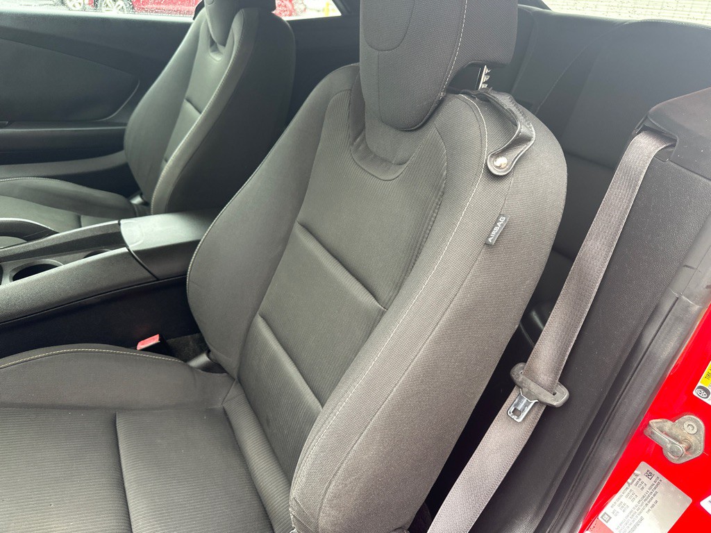 2015 Chevrolet Camaro Image 13