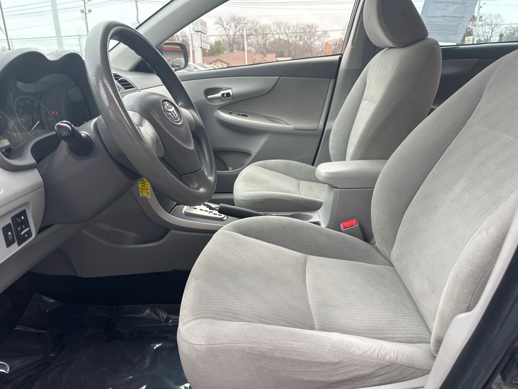 2010 Toyota Corolla Image 2