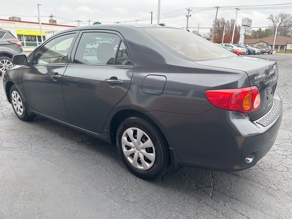 2010 Toyota Corolla Image 3
