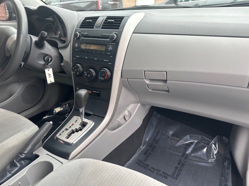 2010 Toyota Corolla Image 8