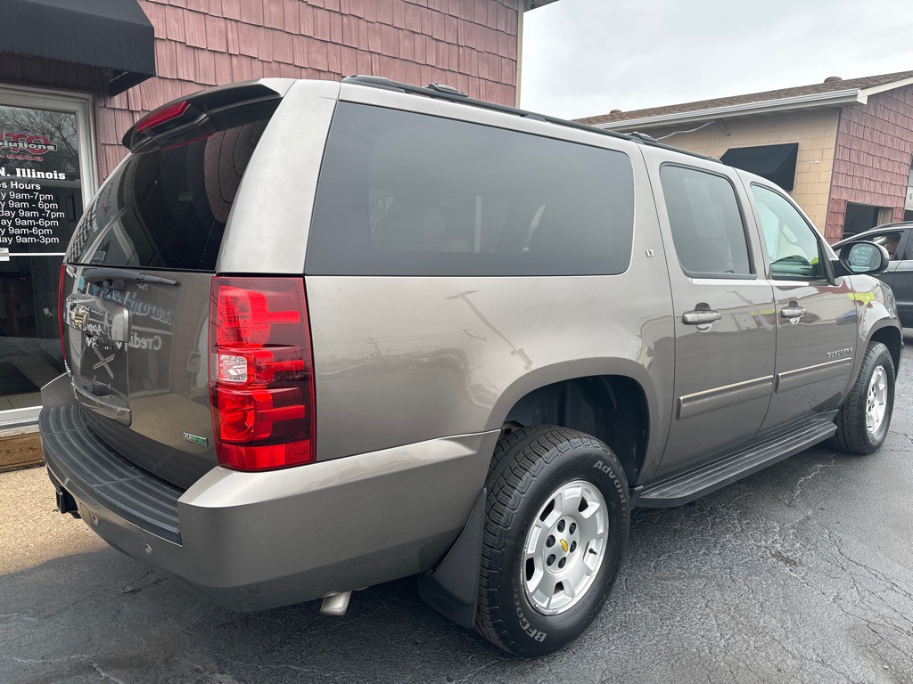 2011 Chevrolet Suburban Image 5