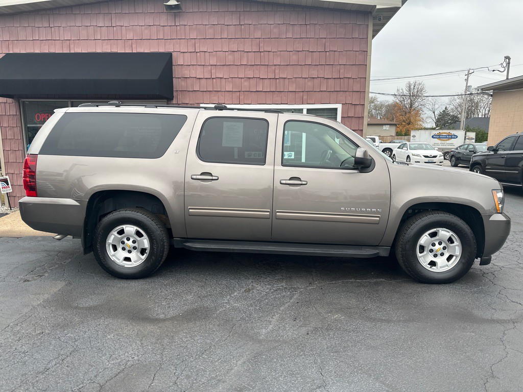2011 Chevrolet Suburban Image 6