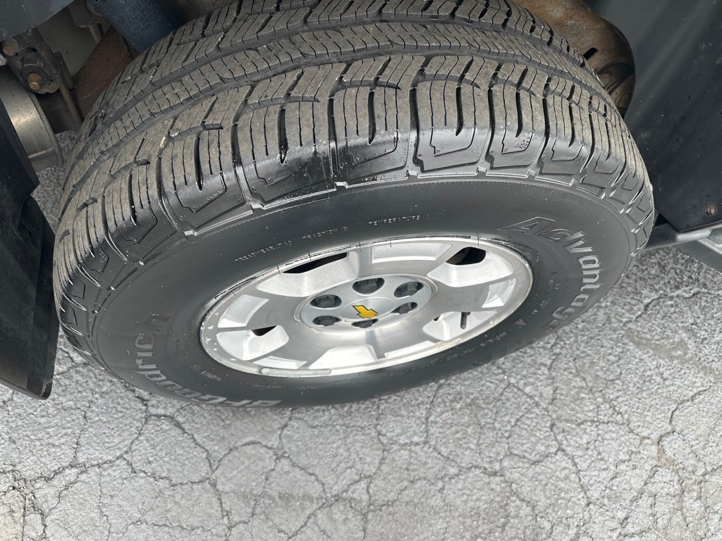 2011 Chevrolet Suburban Image 7