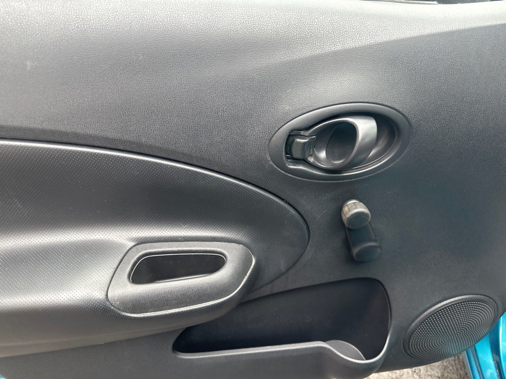 2014 Nissan Versa Image 17