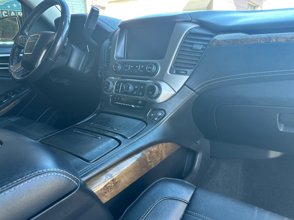 2015 GMC Yukon Image 10