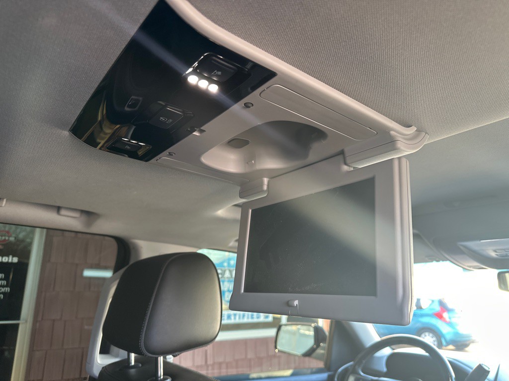 2015 GMC Yukon Image 17