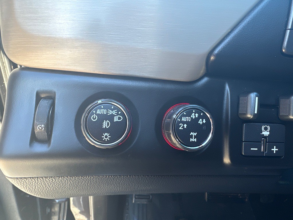 2015 GMC Yukon Image 27