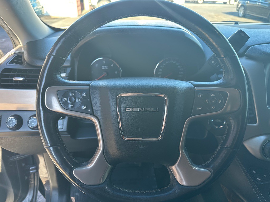 2015 GMC Yukon Image 29