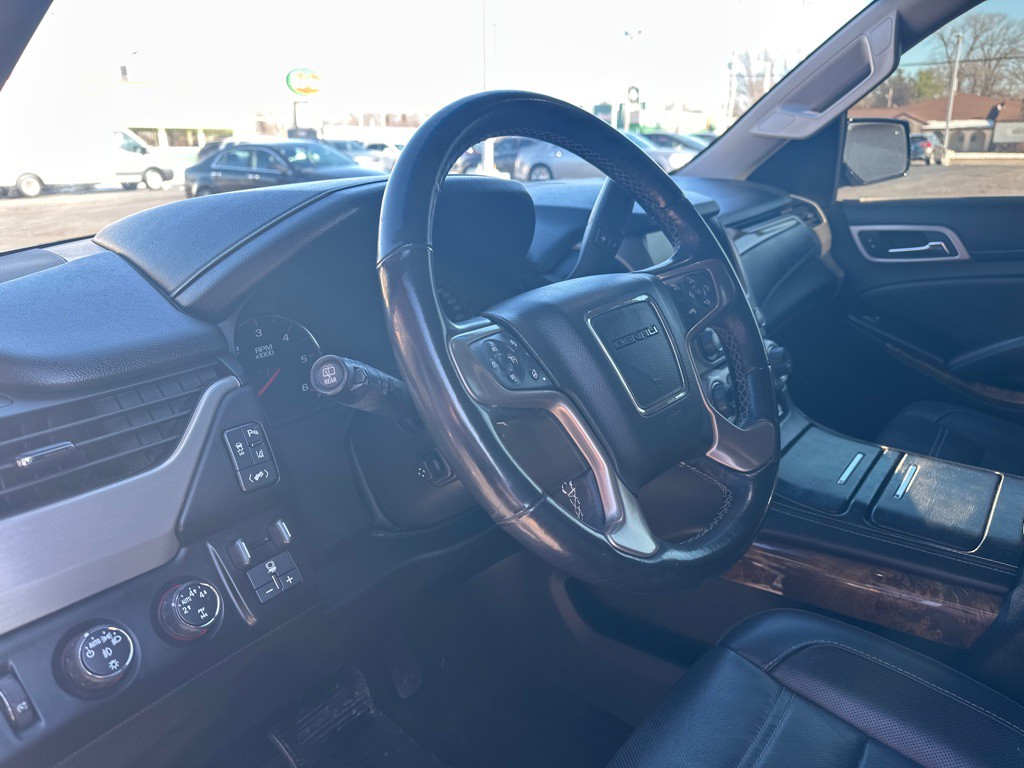 2015 GMC Yukon Image 30