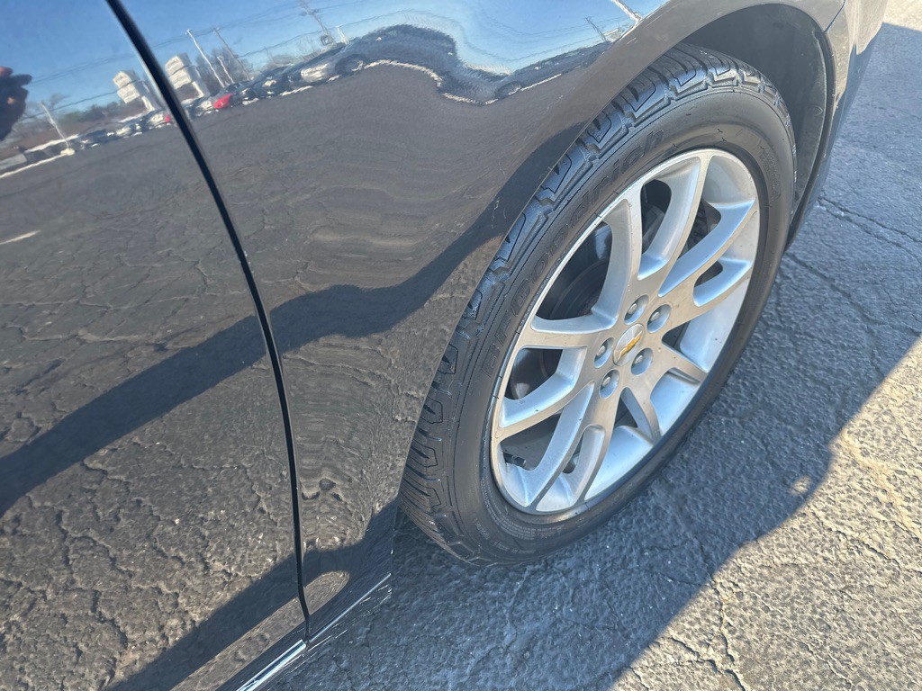 2011 Chevrolet Malibu Image 8