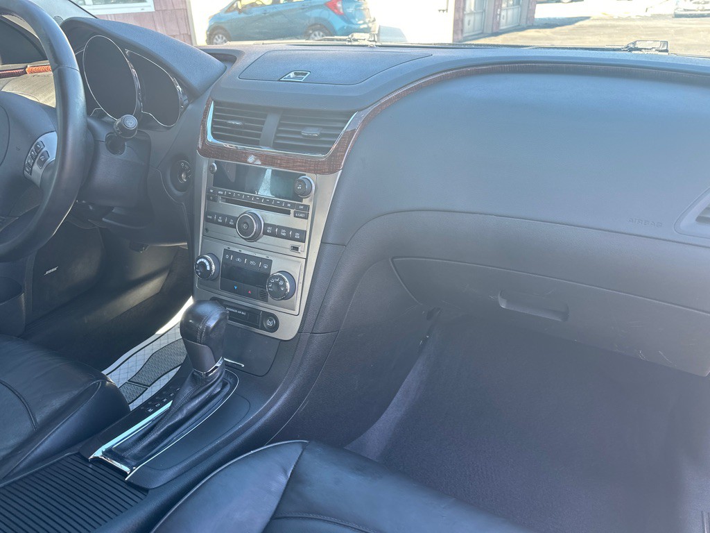 2011 Chevrolet Malibu Image 10