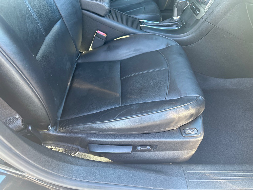 2011 Chevrolet Malibu Image 12