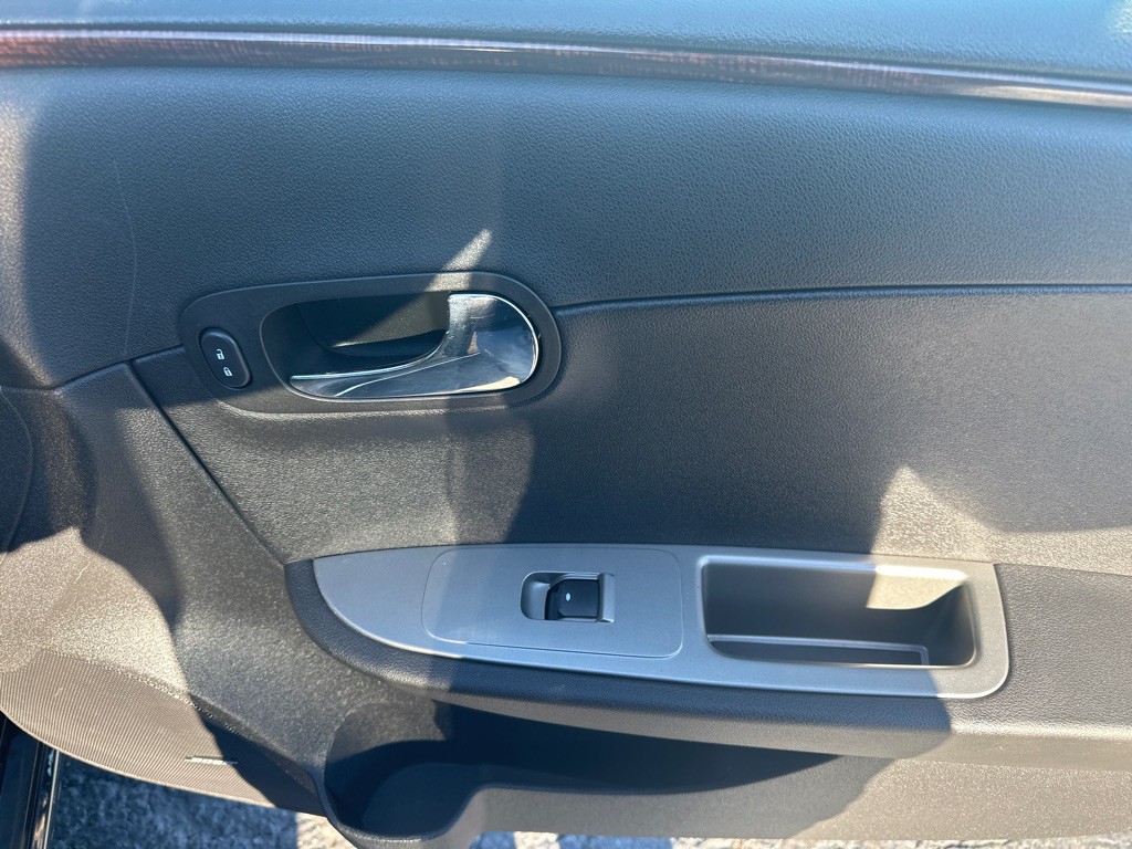 2011 Chevrolet Malibu Image 14