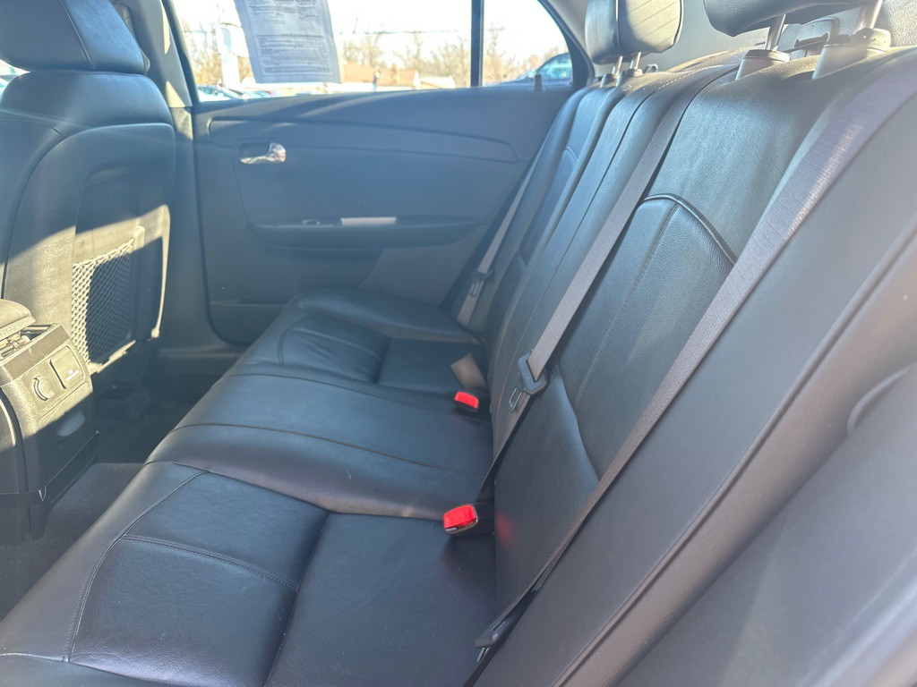 2011 Chevrolet Malibu Image 18