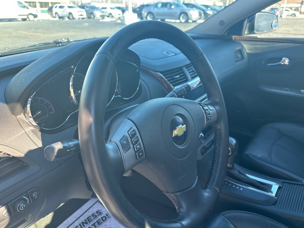 2011 Chevrolet Malibu Image 24