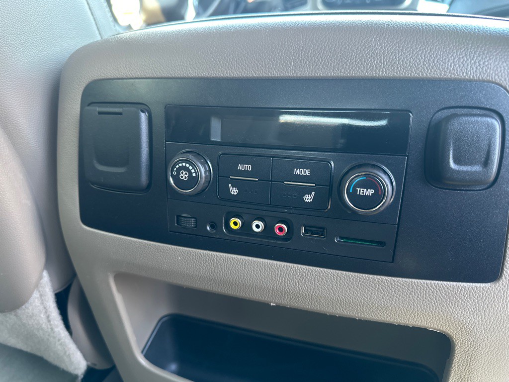 2016 Chevrolet Tahoe Image 17