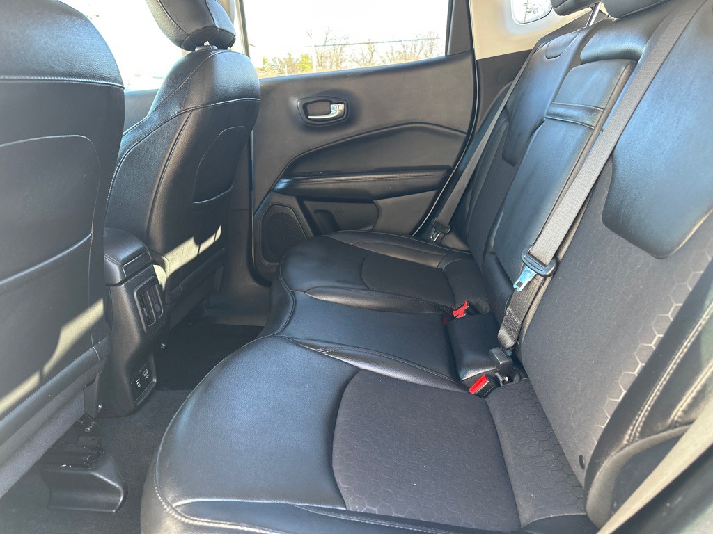 2019 Jeep Compass Image 16