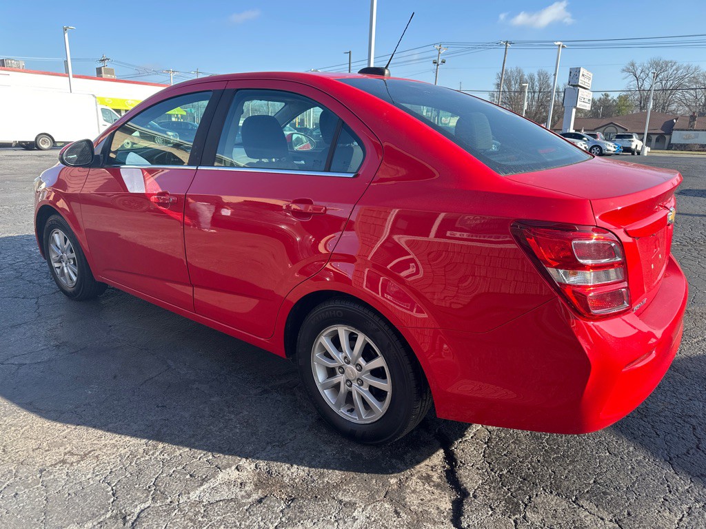2017 Chevrolet Sonic Image 3