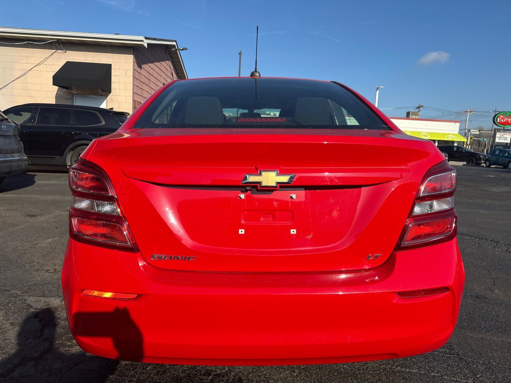 2017 Chevrolet Sonic Image 4