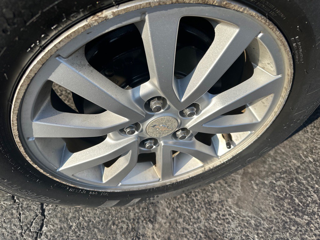 2017 Chevrolet Sonic Image 6