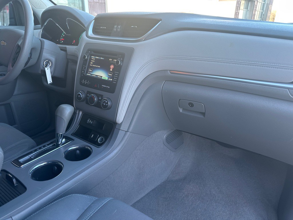 2017 Chevrolet Traverse Image 8