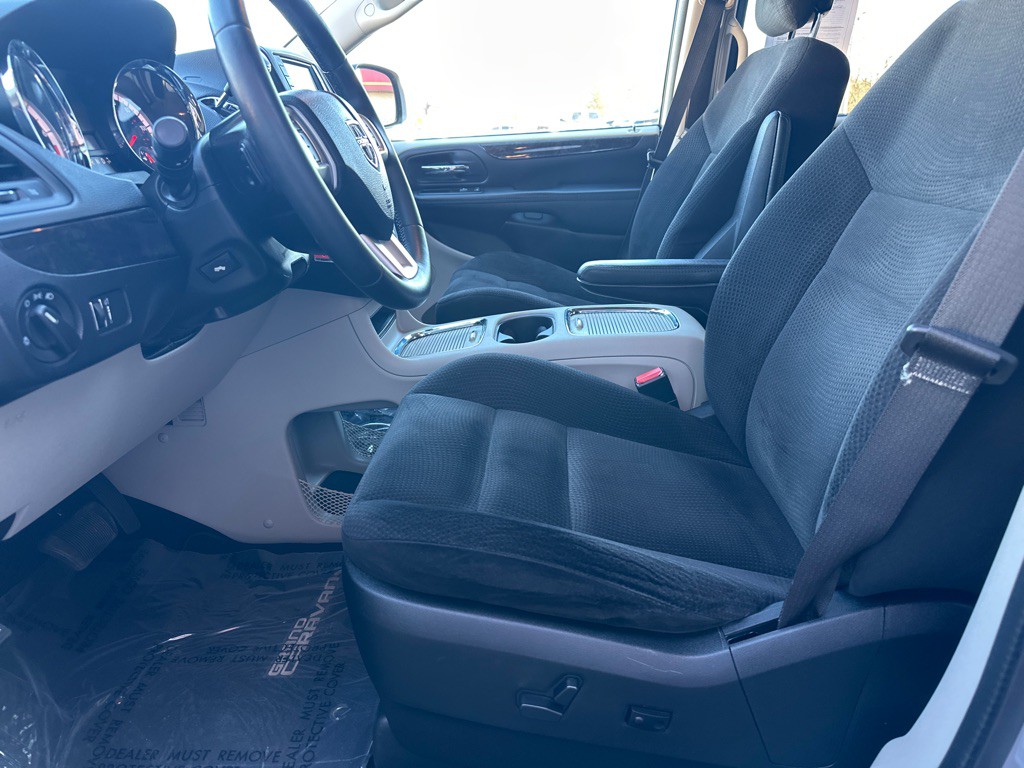 2014 Dodge Grand Caravan Image 2