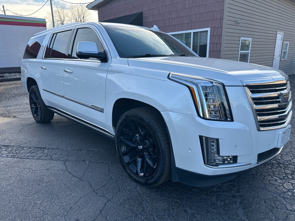 2019 Cadillac Escalade Image 1