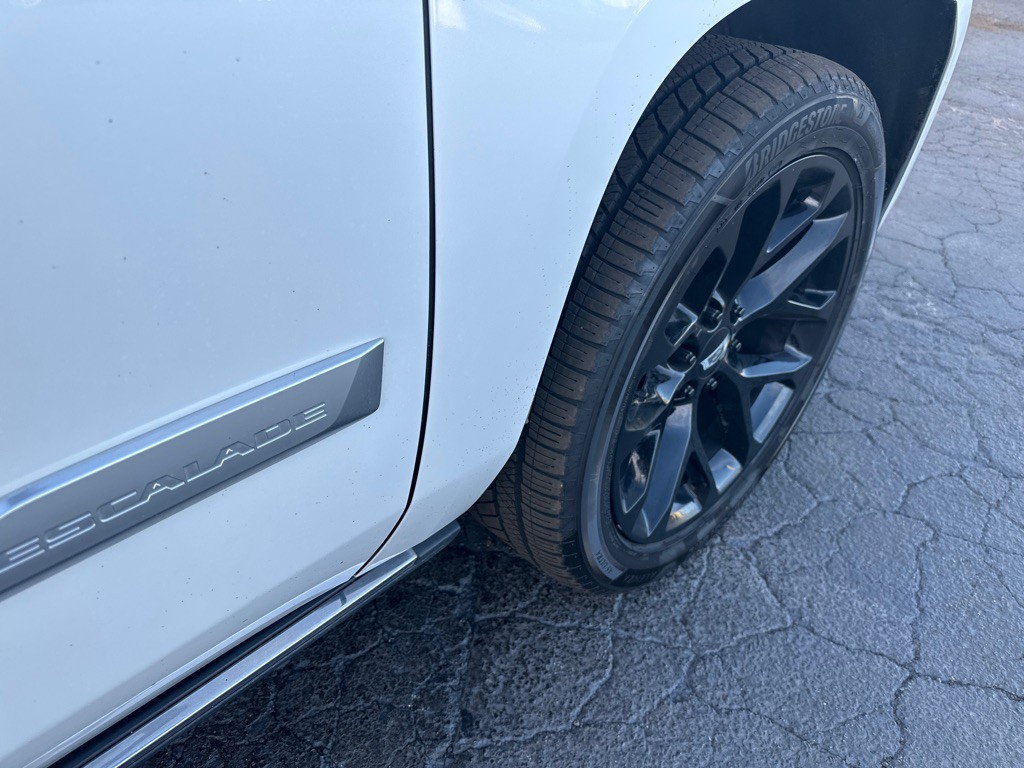 2019 Cadillac Escalade Image 8