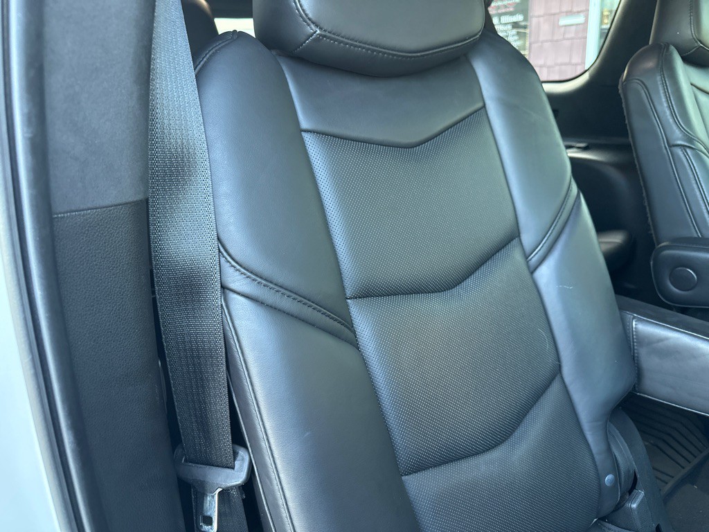 2019 Cadillac Escalade Image 16