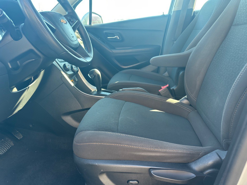 2017 Chevrolet Trax Image 2