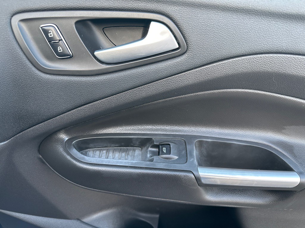 2016 Ford Escape Image 11