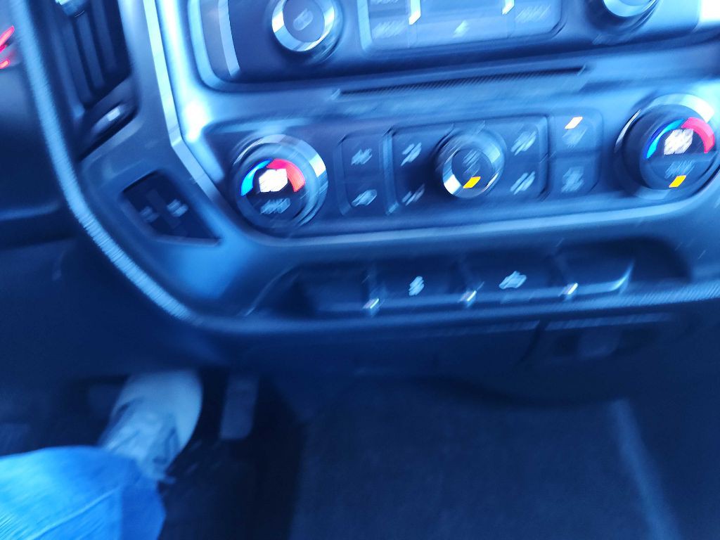 2018 Chevrolet Silverado 1500 Image 21