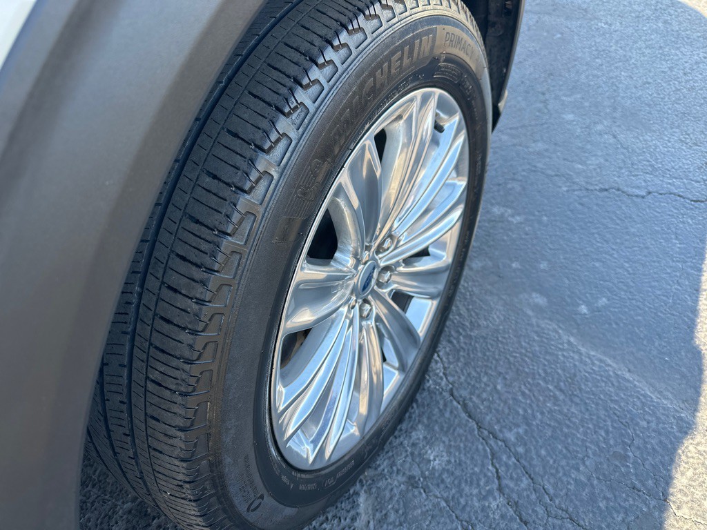 2021 Ford Explorer Image 8