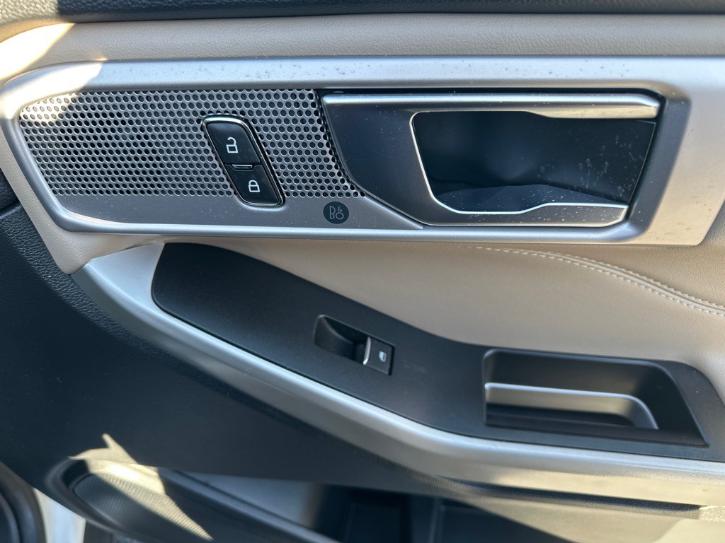 2021 Ford Explorer Image 12