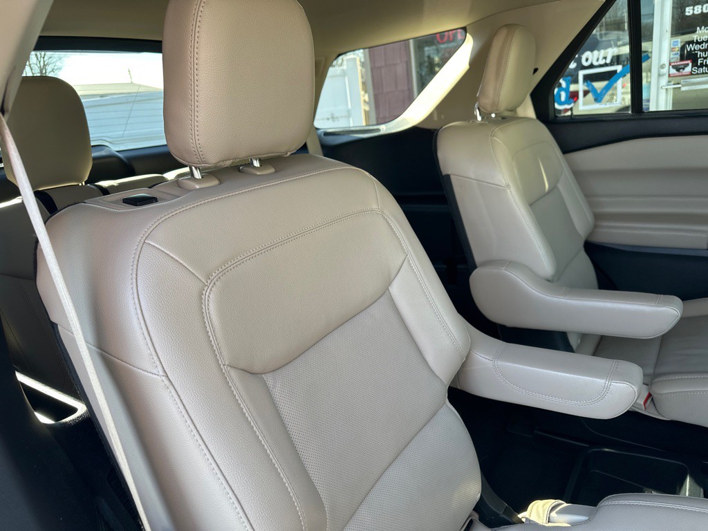 2021 Ford Explorer Image 16