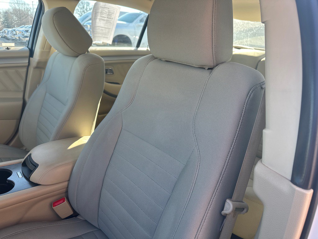 2019 Ford Taurus Image 17