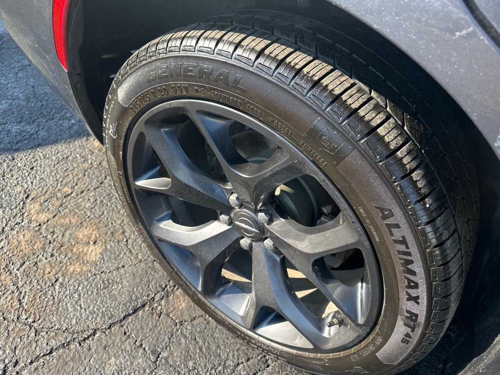 2021 Chrysler 300 Image 6